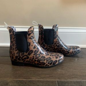Life Stride Cheetah Leopard Rain Boots